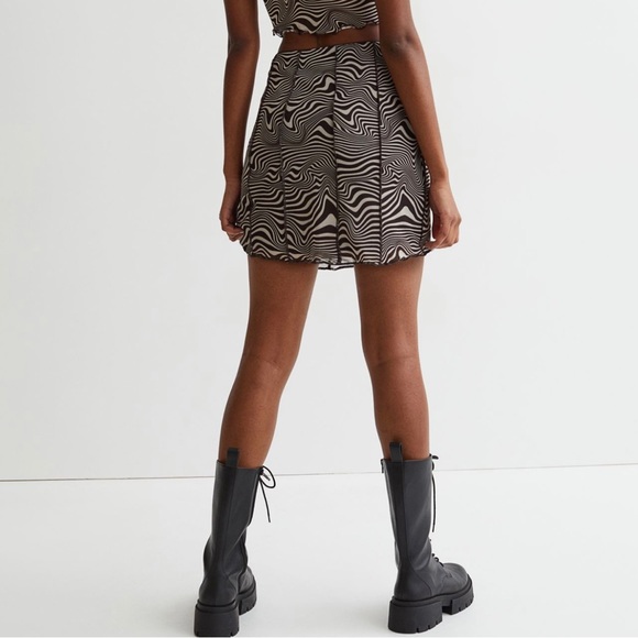 H&M Divided Mesh Skirt - Picture 4 of 4